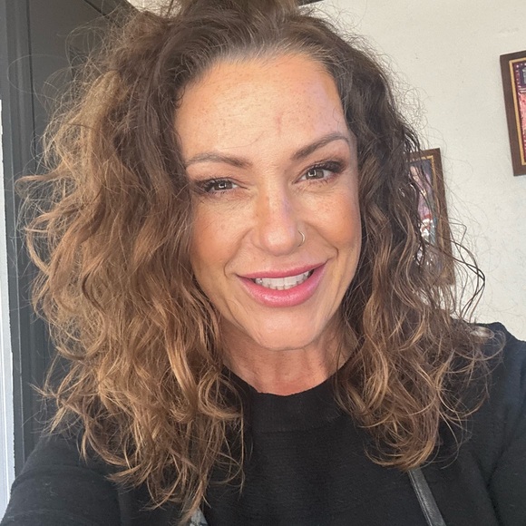 Meet your Posher, Heidi - Picture 1 of 1